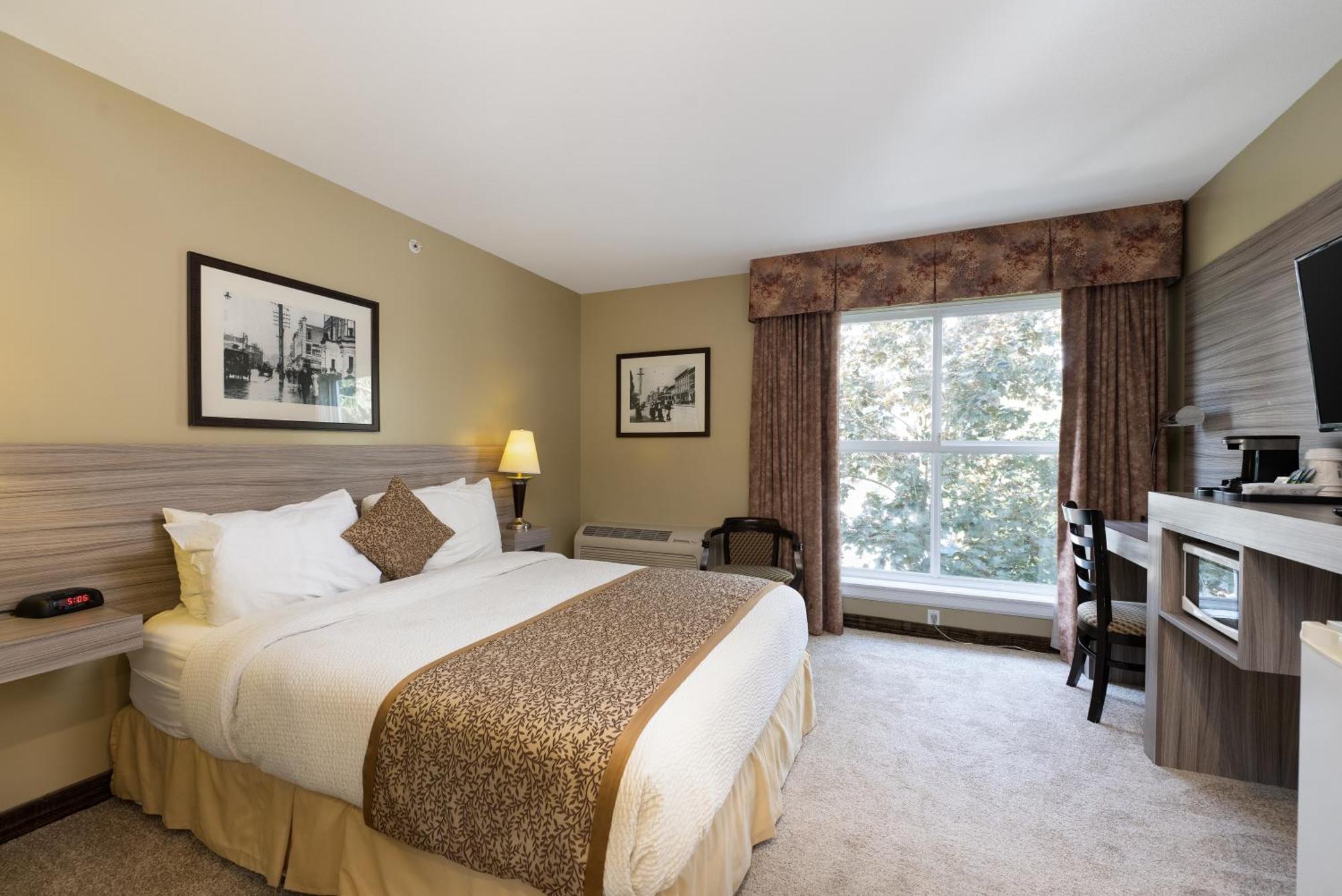 Days Inn By Wyndham Surrey Bagian luar foto