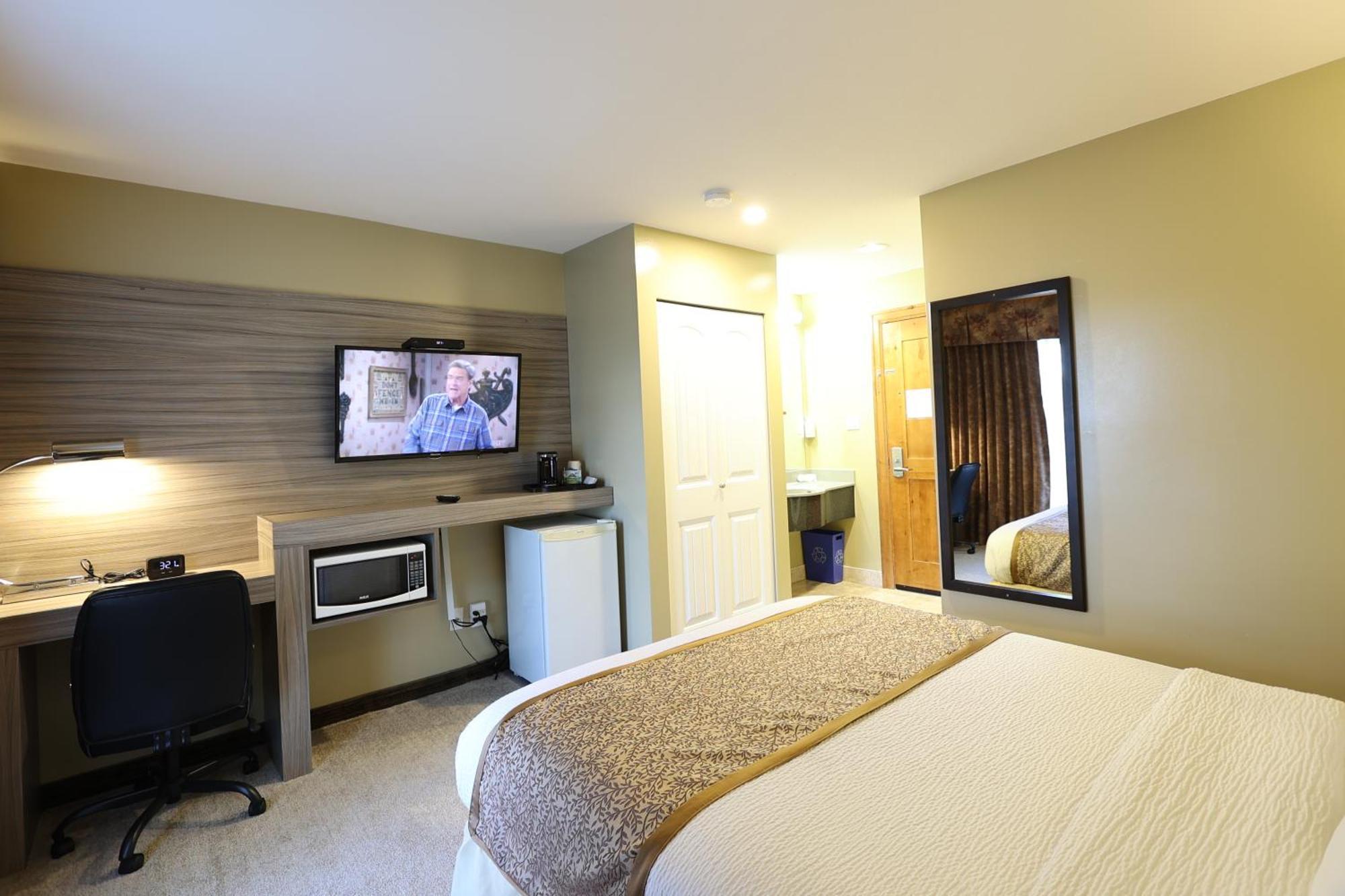 Days Inn By Wyndham Surrey Bagian luar foto