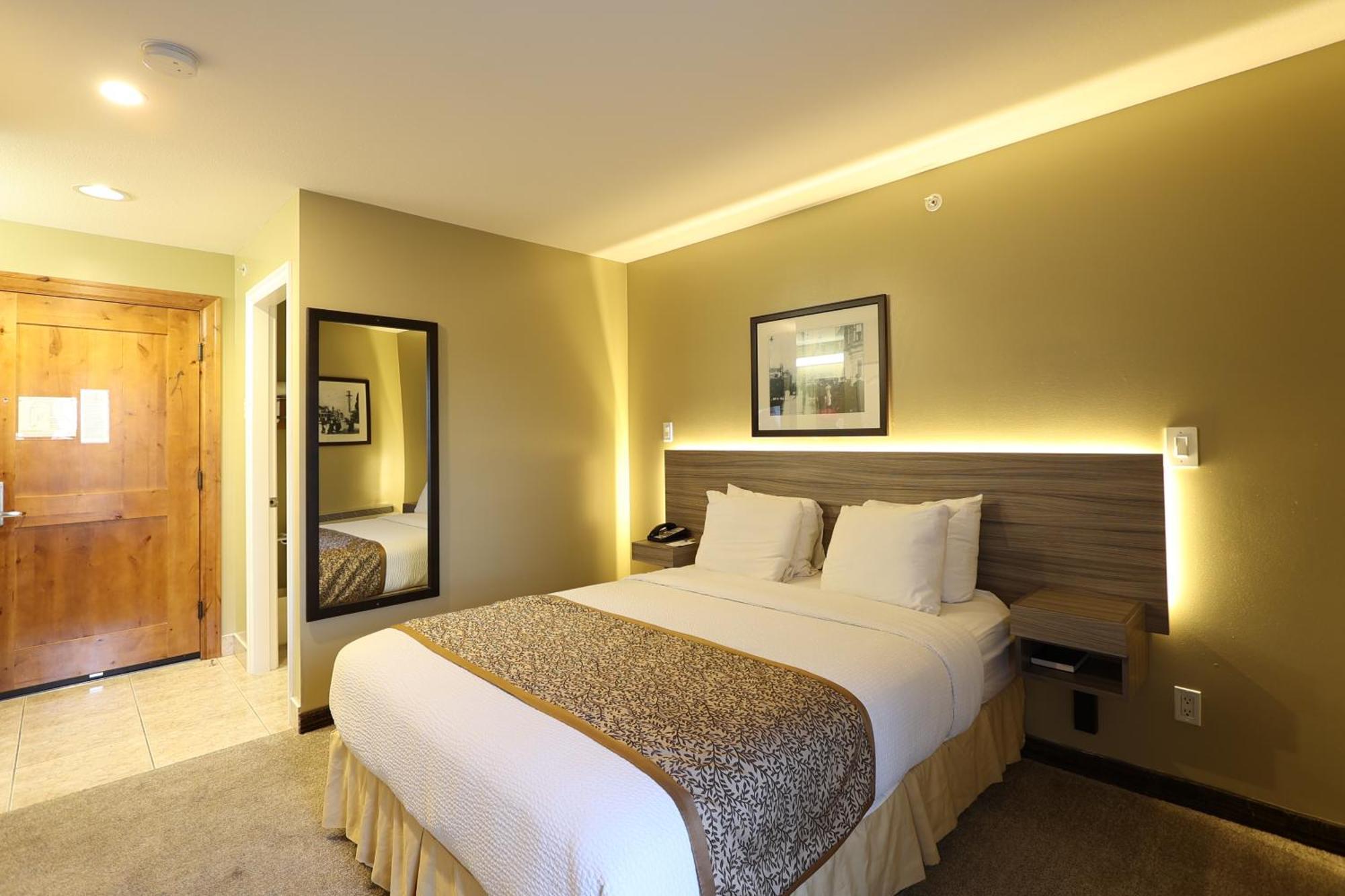Days Inn By Wyndham Surrey Bagian luar foto
