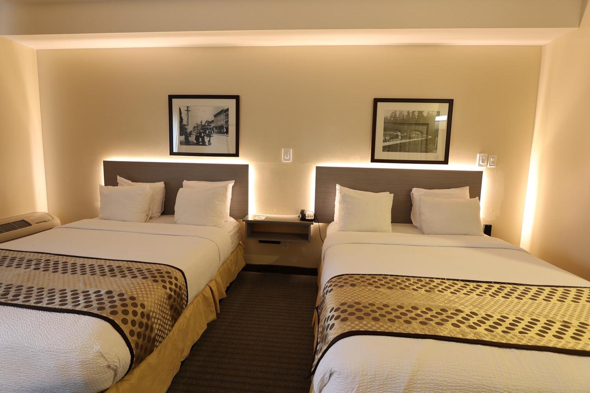 Days Inn By Wyndham Surrey Bagian luar foto