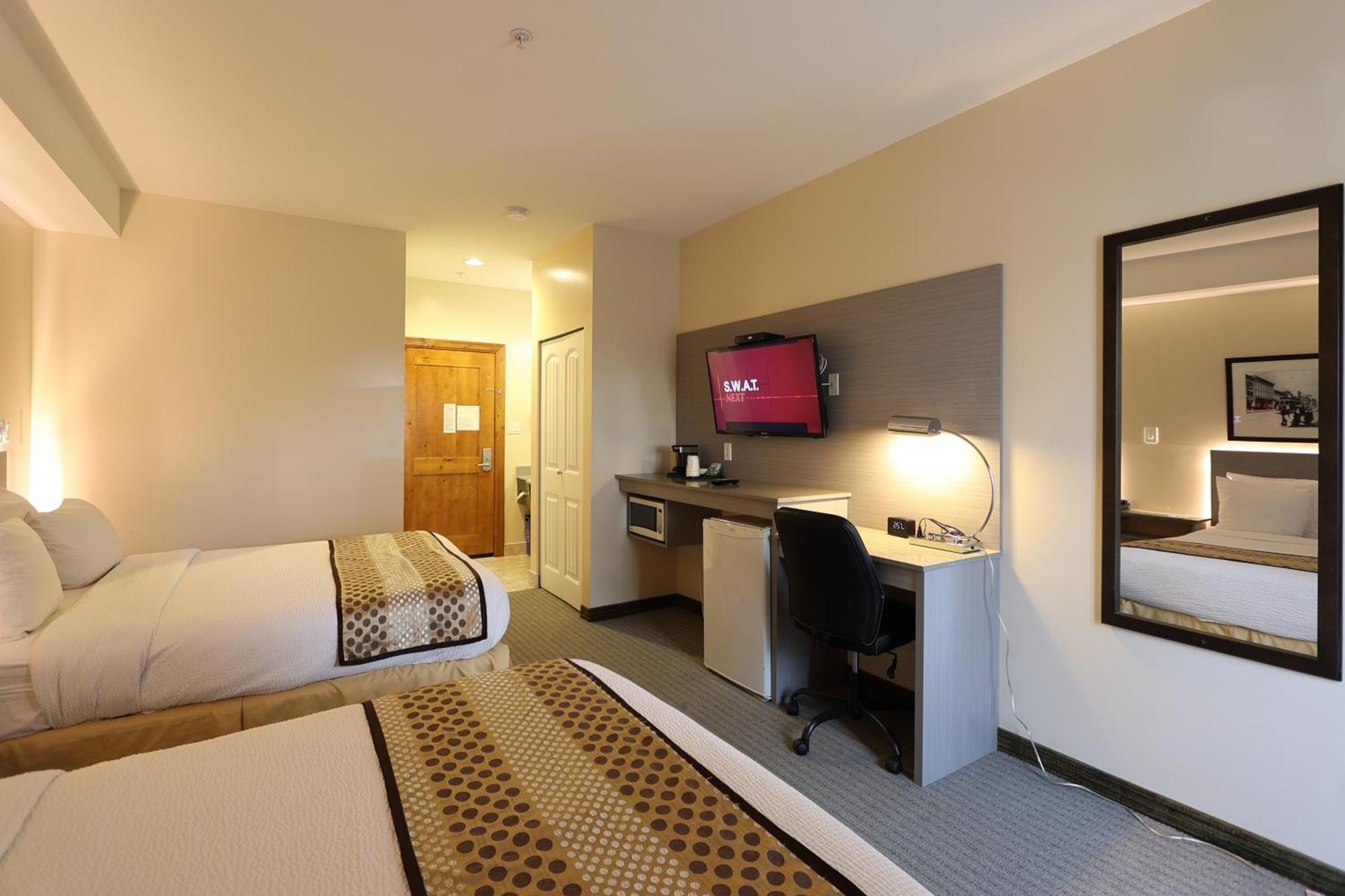 Days Inn By Wyndham Surrey Bagian luar foto