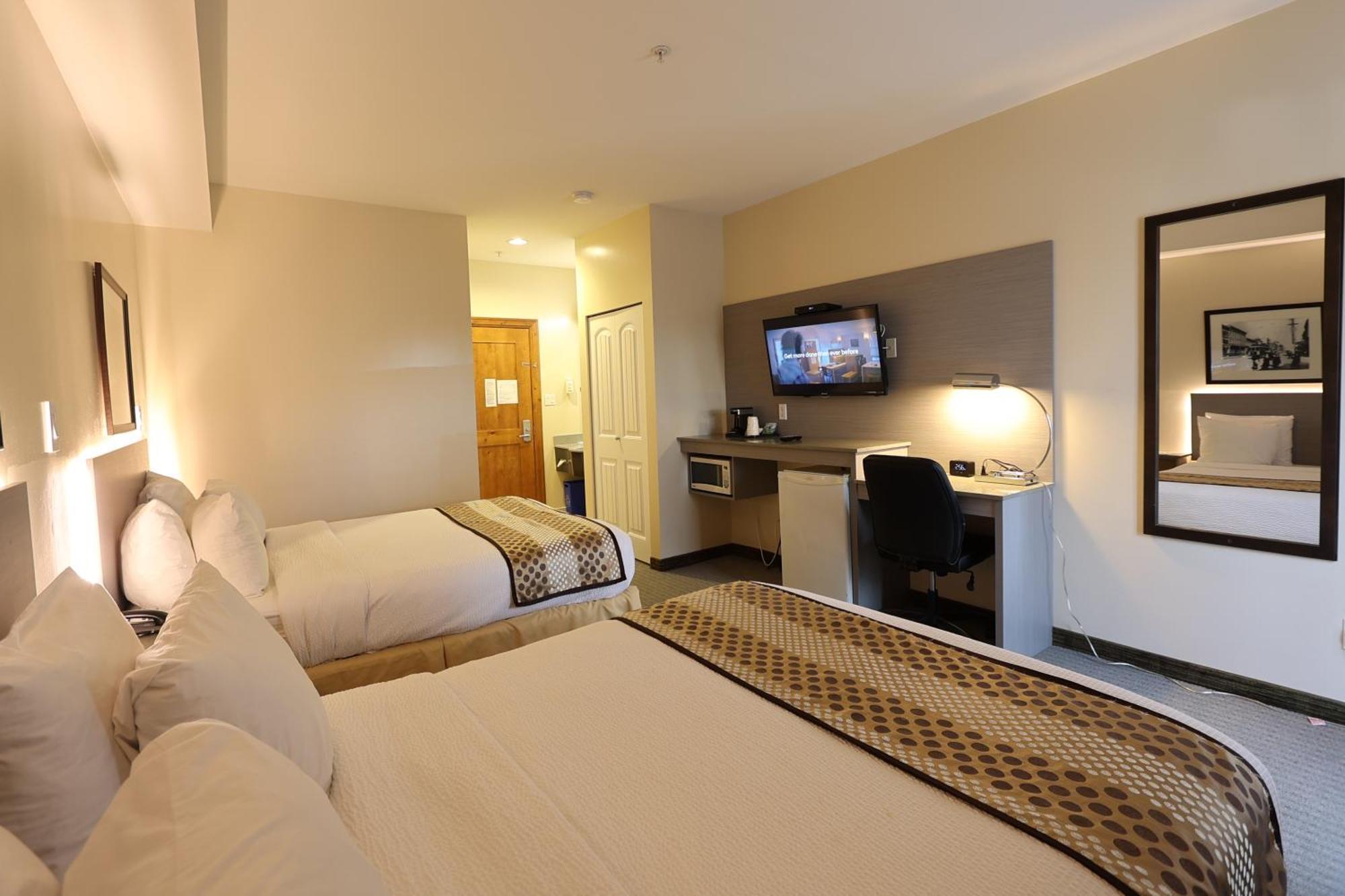 Days Inn By Wyndham Surrey Bagian luar foto