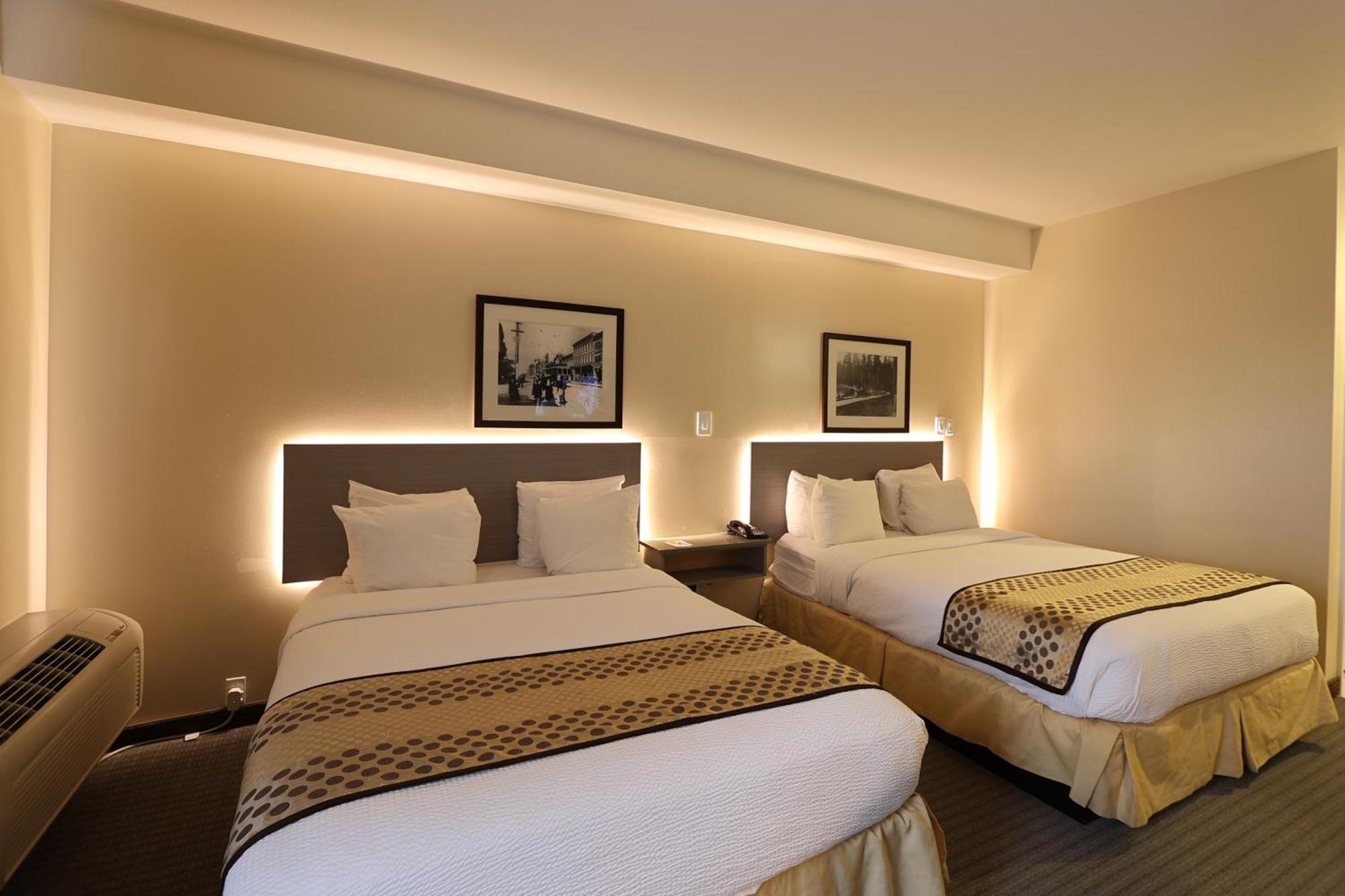 Days Inn By Wyndham Surrey Bagian luar foto