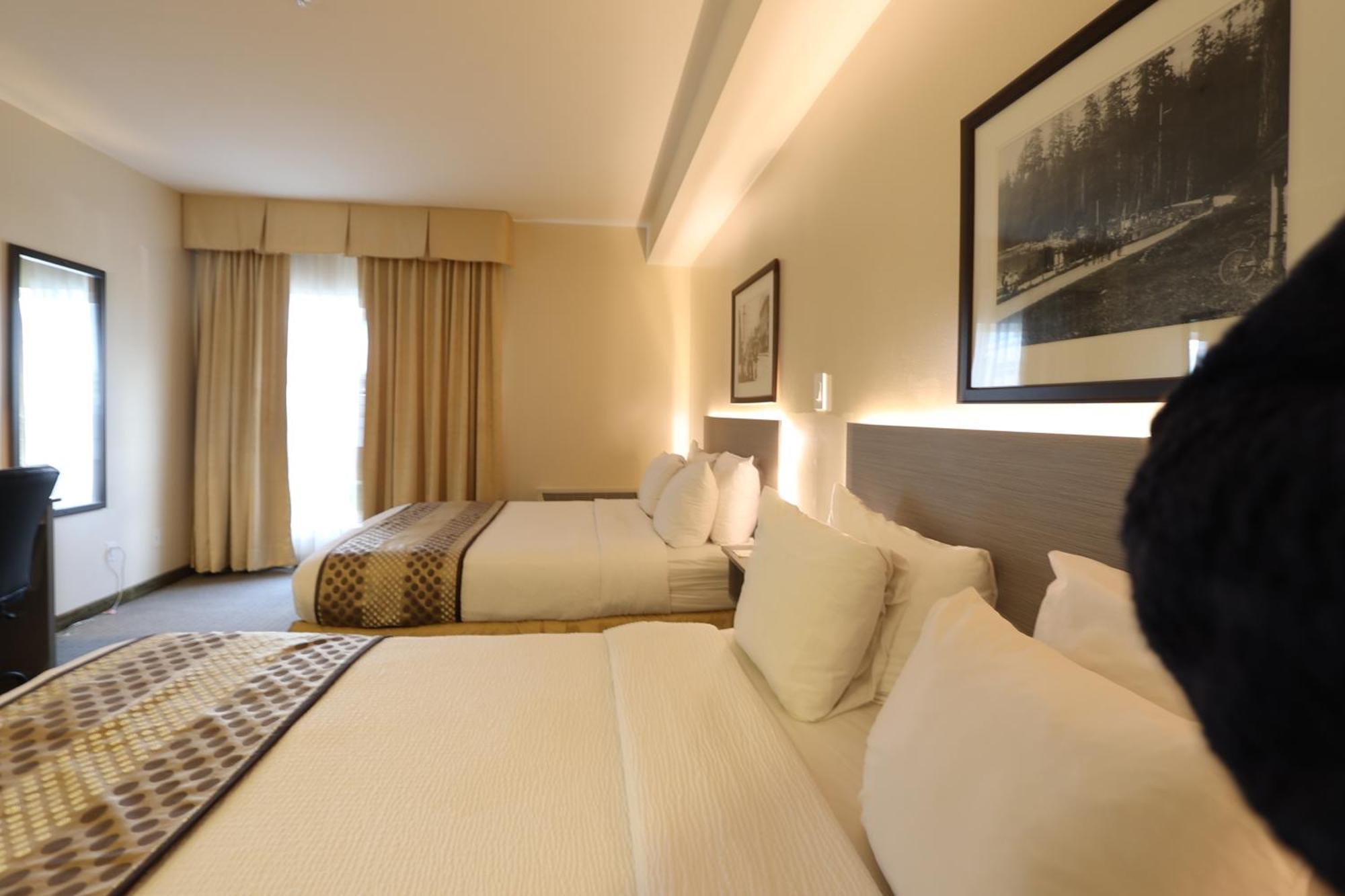 Days Inn By Wyndham Surrey Bagian luar foto